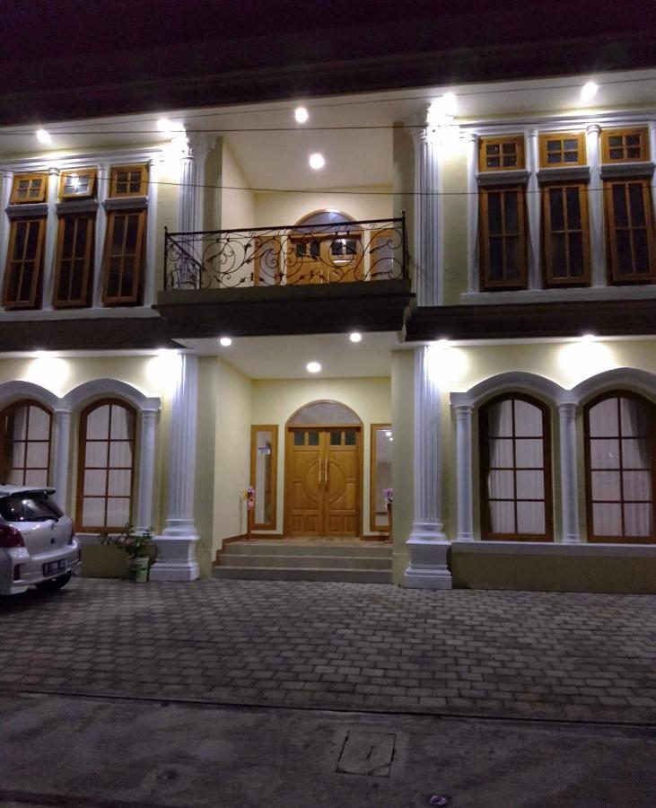 Bluefire Homestay Syariah Banyuwangi  Eksteriør billede
