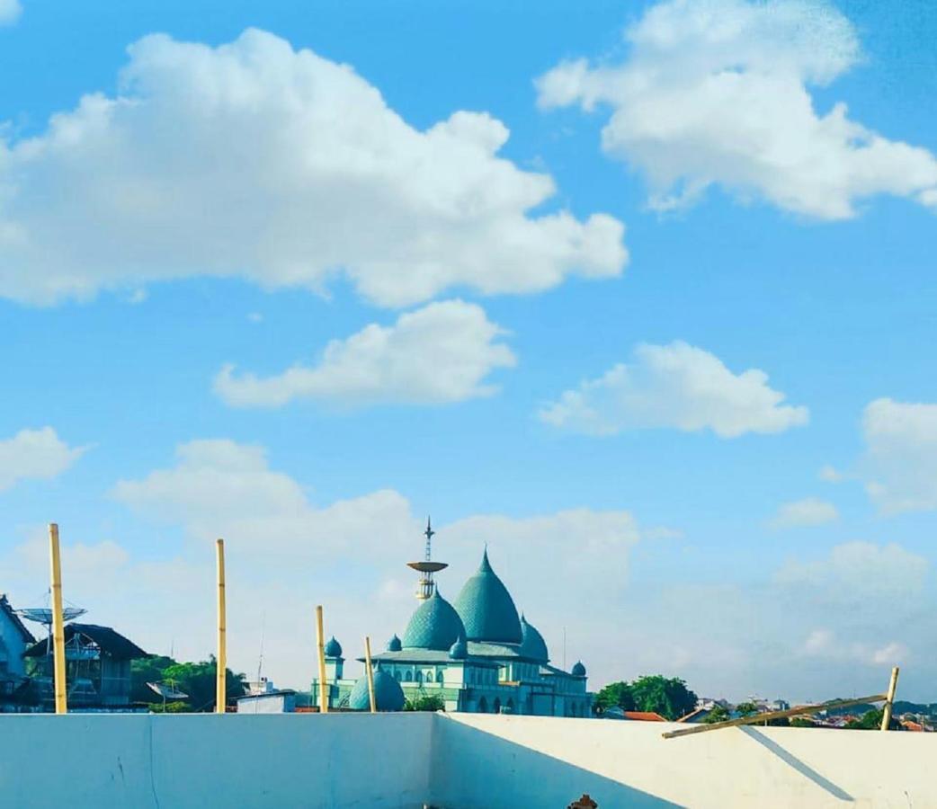 Bluefire Homestay Syariah Banyuwangi  Eksteriør billede